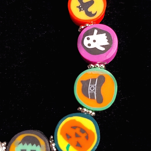 Set of 2 handmade Halloween bracelets for kids. - Picture 2 of 6